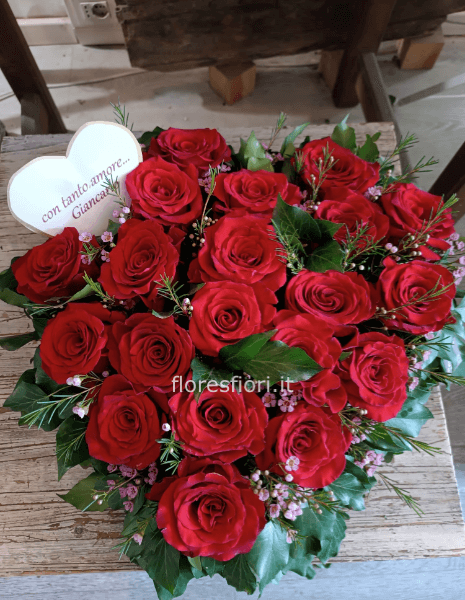 cuore funebre rose rosse